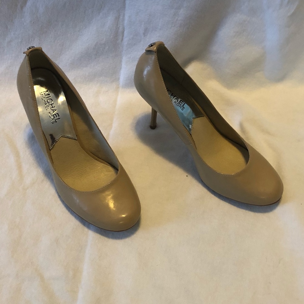 Michael Kors Rounded Toe Pumps - Picture 2 of 5